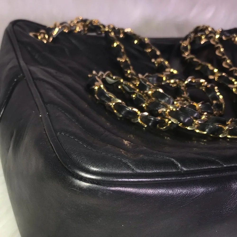 💎 CHANEL 💎 chevron lambskin zipper tote - Picture 13 of 15